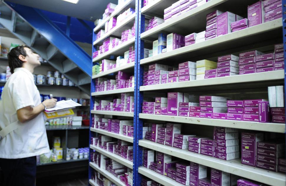 CAÍDA EN LA RENTABILIDAD. Las farmacias venden medicamentos, pero no pueden “fijar” los precios. la gaceta / foto de ANALíA JARAMILLO