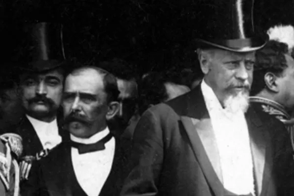 Roca, contra la guerra