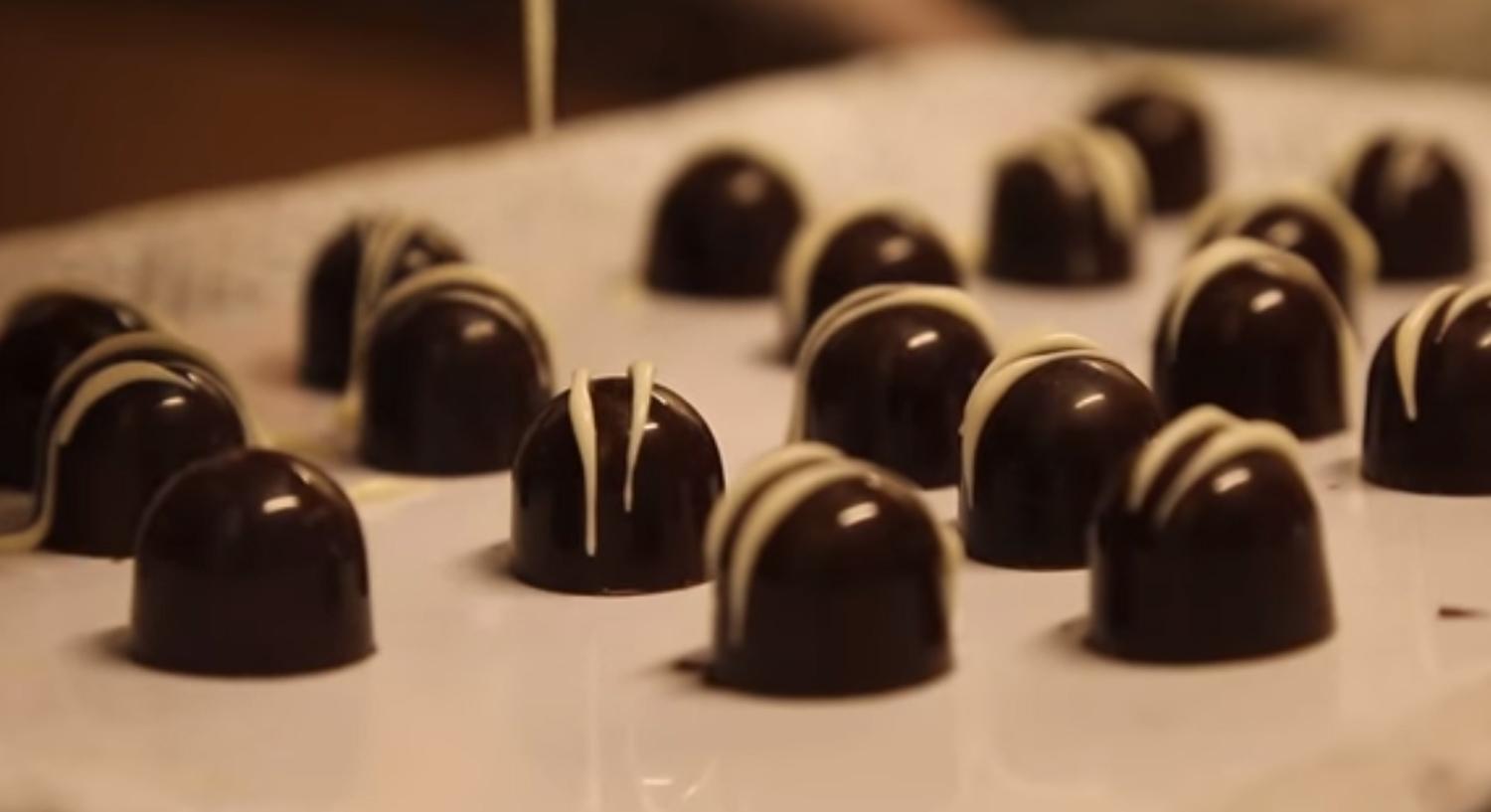 LOS BOMBONES. ChodyBom vende chocolates todo el año, sin importar la época o el tiempo. CAPTURA DE VIDEO