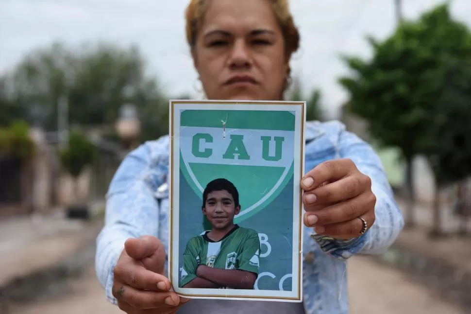 POSTURA. Los familiares de Facundo afirmaron que el menor terminó en medio de un tiroteo. la gaceta / foto de Analía Jaramillo