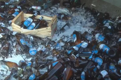 Video: decomisaron y destruyeron más de 2.000 botellas de bebidas alcohólicas