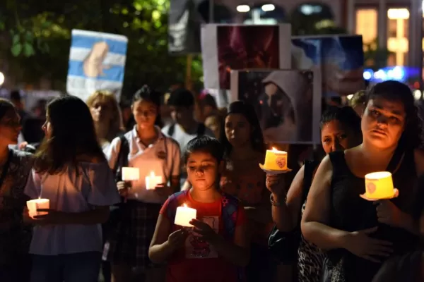 El “Tercer Vía Crucis del niño por nacer” confluyó en la plaza