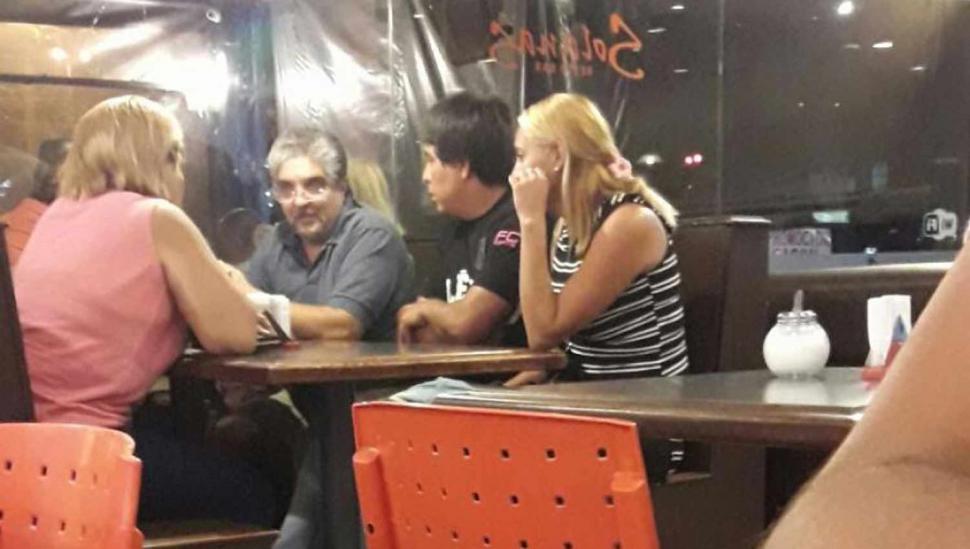 Filman a un agente del Ipvdu cuando intenta vender una casa