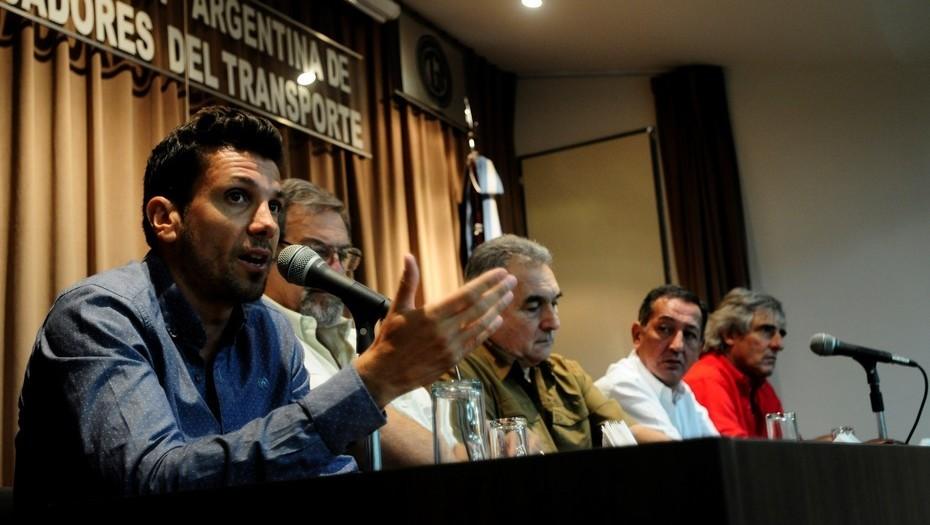 Reunión y conferencia de prensa de la Confederación de Trabajadores del Transporte, el año pasado. FOTO TOMADA DE CLARÍN.COM
