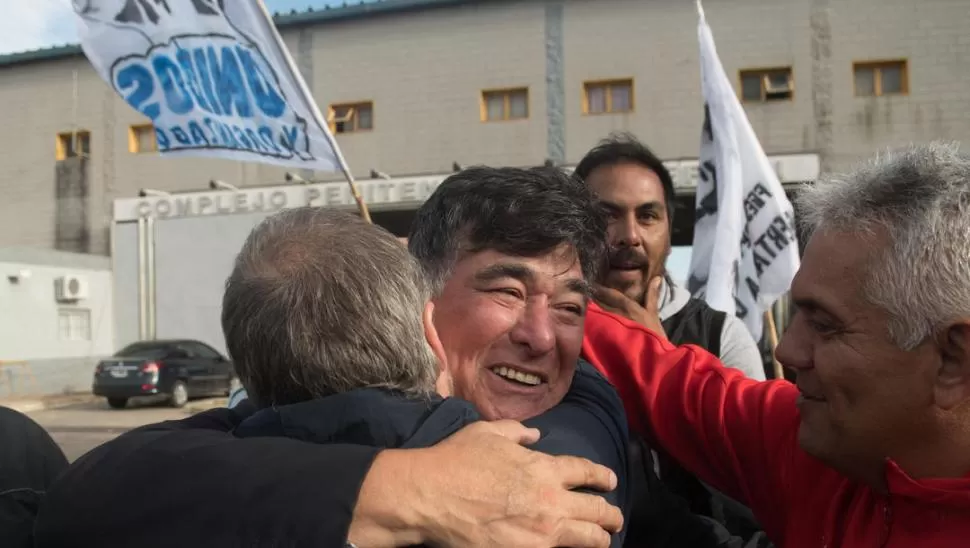 EUFORIA. Zannini fue recibido por militantes al salir del penal. telam