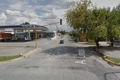 Una mujer y su hijo adolescente iban armados en una moto e intentaron escapar de la Policía