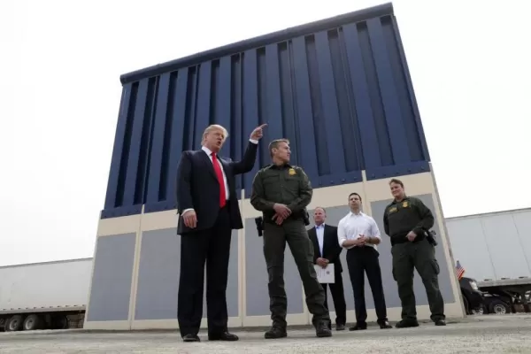 Trump afirma que el muro con México se hará “de inmediato”