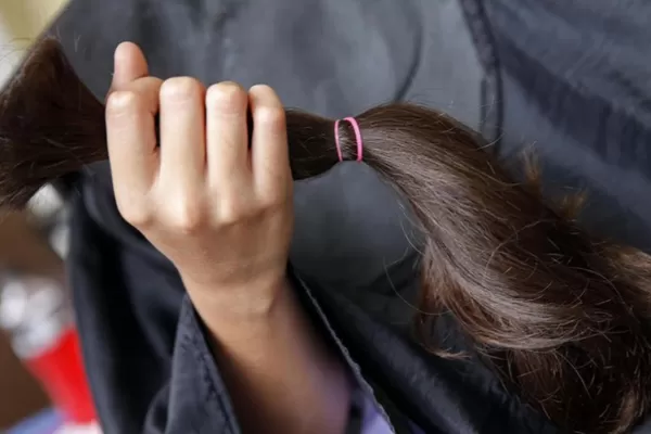 Con un mechoncito de amor podés alegrarles la vida a niñas y mujeres que la están pasando mal