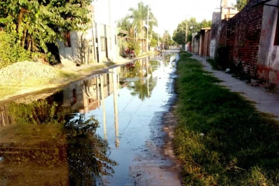 Hay pérdidas de agua tanto en la zona céntrica como en los barrios