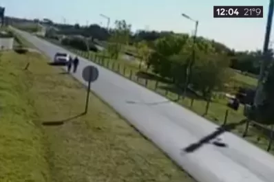 Chocó, mató y se escapó: buscan al conductor que atropelló a dos ancianos