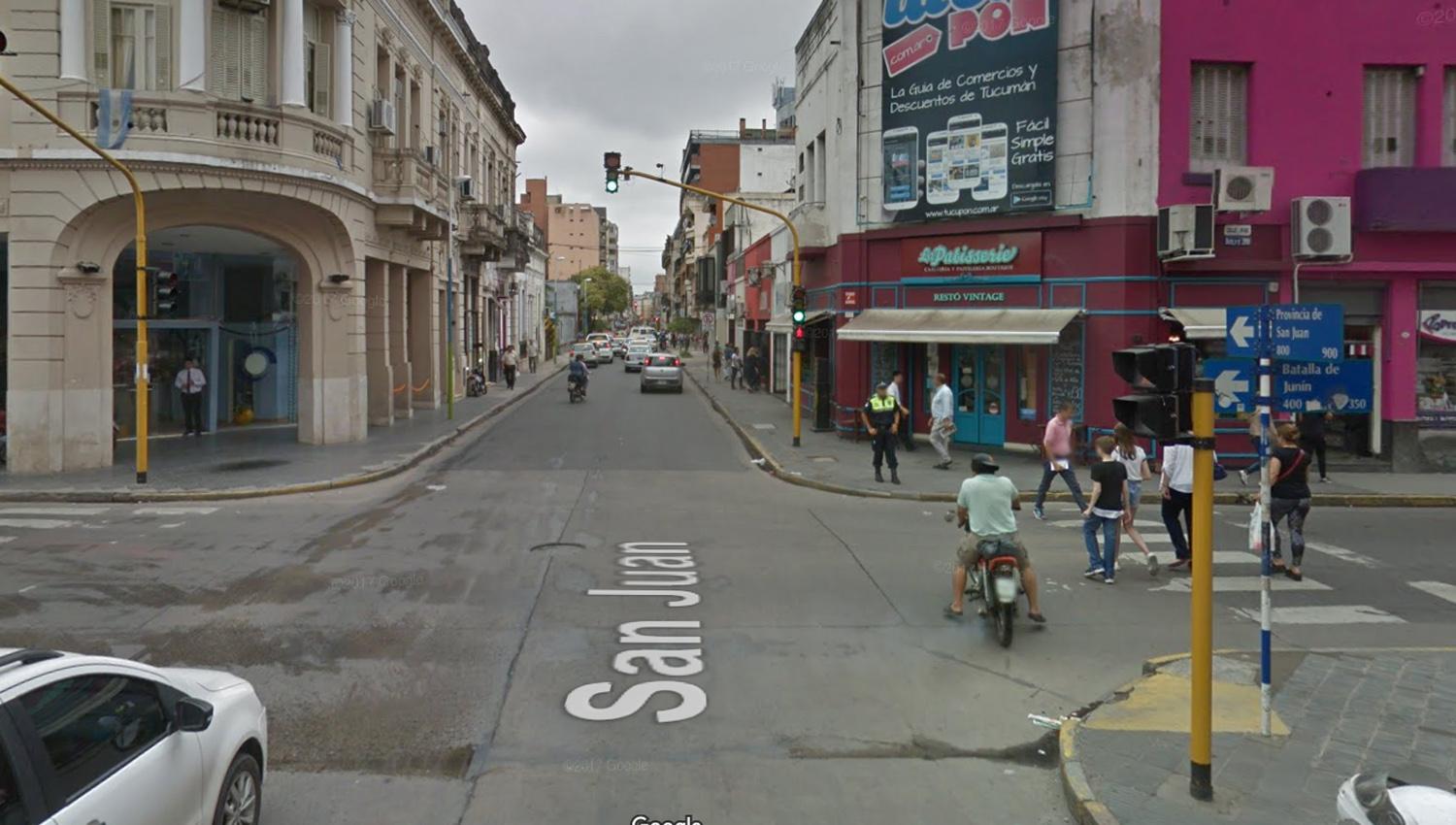 El joven fue atacado en la esquina de San Juan Y Junín. (Captuara de Google Maps)