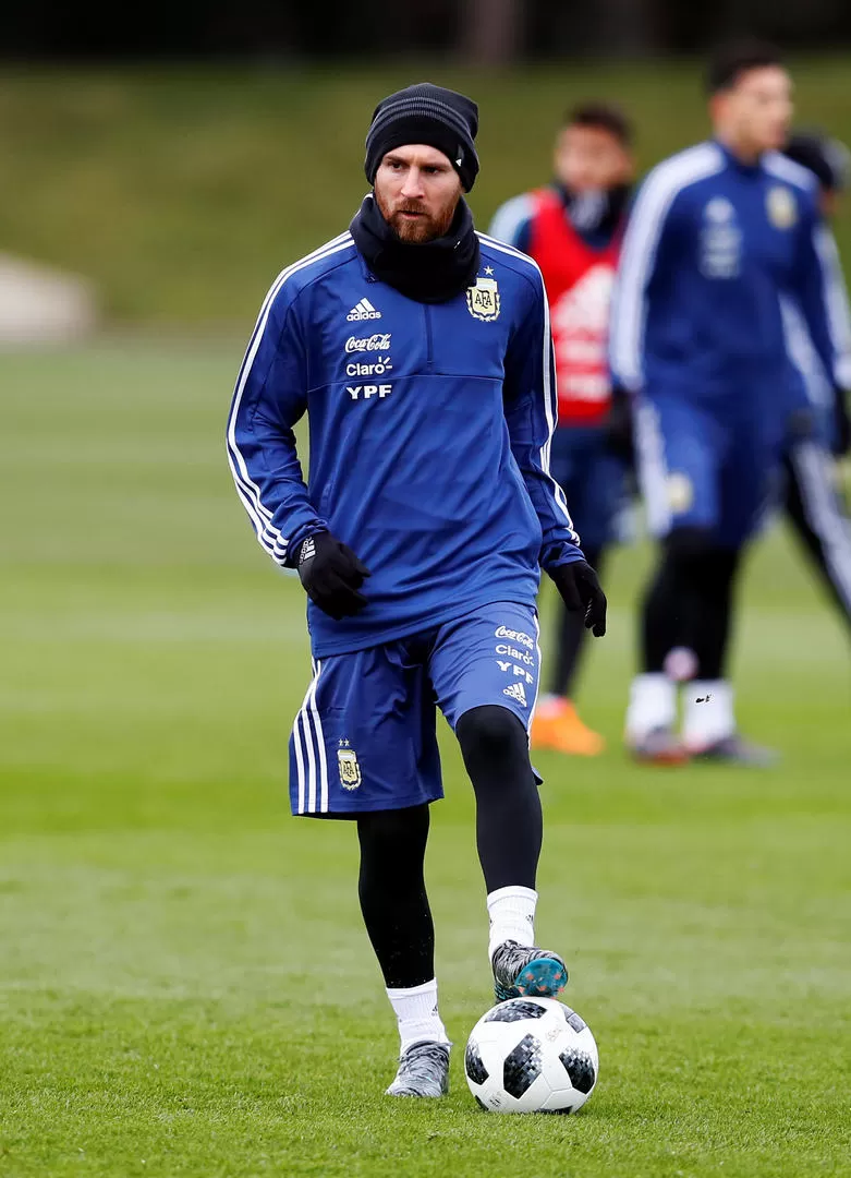 ¿JUGARÁ? “Leo” Messi está en duda por una molestia muscular. Horas antes del partido decidirán si es de la partida. reuters
