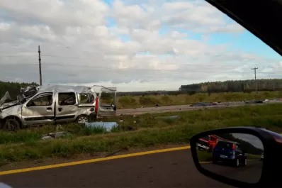 Seis personas murieron en un choque frontal entre un ómnibus y una camioneta en Entre Ríos