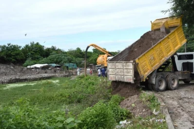 El Municipio termina la plaza de Los Vázquez, donde antes estaba una laguna contaminante