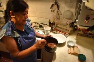 Chocolate con torrejas: tradición sevillana de Semana Santa para las mesas tucumanas