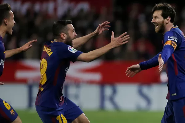 El Sevilla del tucumano Correa perdonó y Barcelona lo empató sobre la hora con Messi