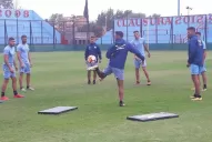 Guillermo Acosta, héroe en Avellaneda, gambetea el éxito