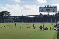 Atlético entrenó en la cancha de Defensor Sporting, a la espera del partido ante Peñarol