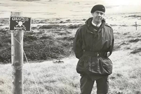 Pedí a Londres un ataúd para cada chico, contó el inglés que sepultó a los argentinos en Malvinas