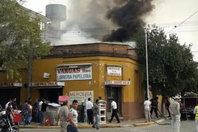 Un incendio causó temor y alarma en pleno centro de Concepción