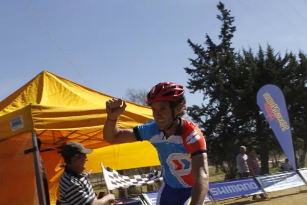 El bicampeón de mountain bike, Felipe Sundblad, competirá el domingo en Tapia