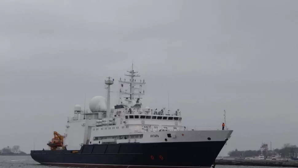 RASTRILLAJE. El buque ruso Yantar cuenta con un vehículo operado de manera remota para realizar búsquedas a miles de metros de profundidad. wrk.ru