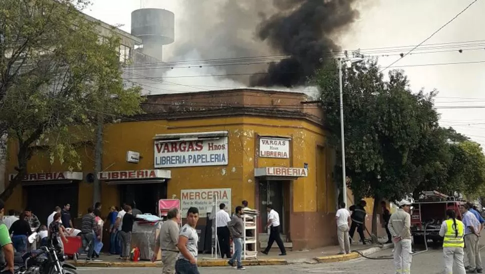 Un incendio causó temor y alarma en pleno centro de Concepción