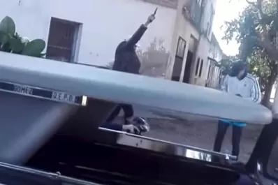 Volvieron a disparar en un cortejo fúnebre que luego circuló por el Camino de Sirga