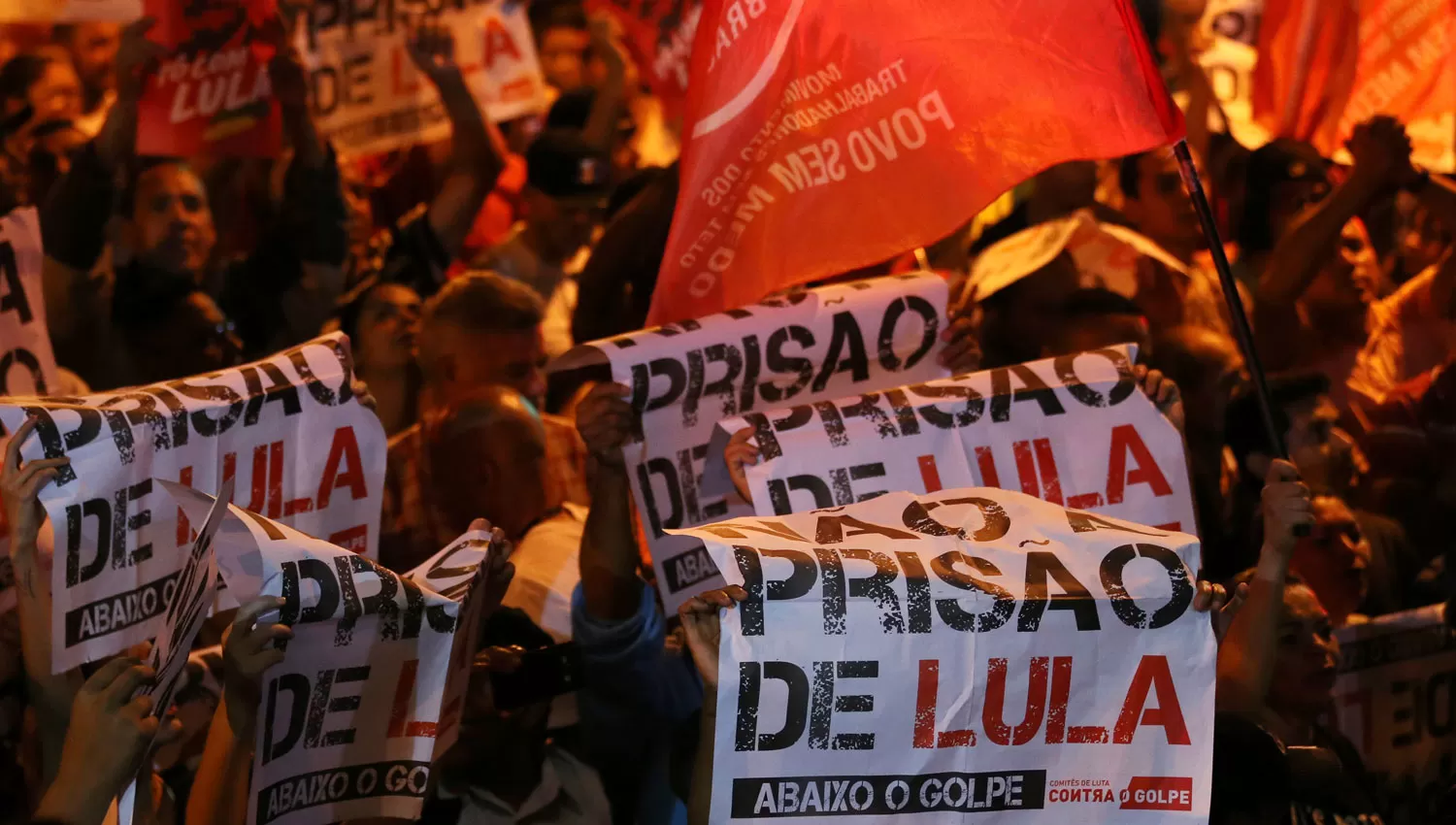MANIFESTACIÓN. Simpatizantes de Lula protestaron contra la decisión de la Justicia. REUTERS