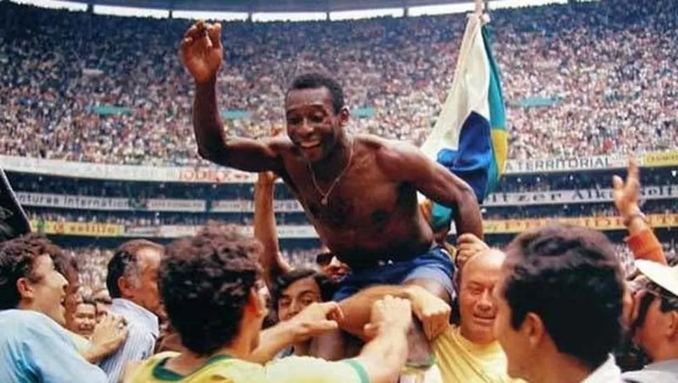IMPOSIBLE DE FRENAR. Pelé y compañía armaron un equipo sensacional que hizo estragos en México 1970, hasta alzarse con la tercera Copa del Mundo de su historia y devolverle la alegría a su país.                     fifa.com 