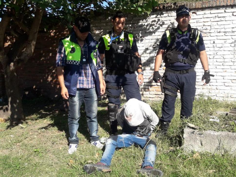No alcanza la comida para los presos detenidos en comisarías