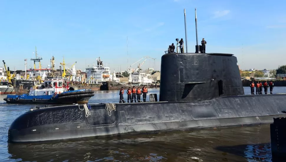 SIN CONFIRMACIÓN. Ayer circuló la versión de que se había encontrado una radiobaliza del submarino, pero la Armada negó la información. REUTERS (archivo)