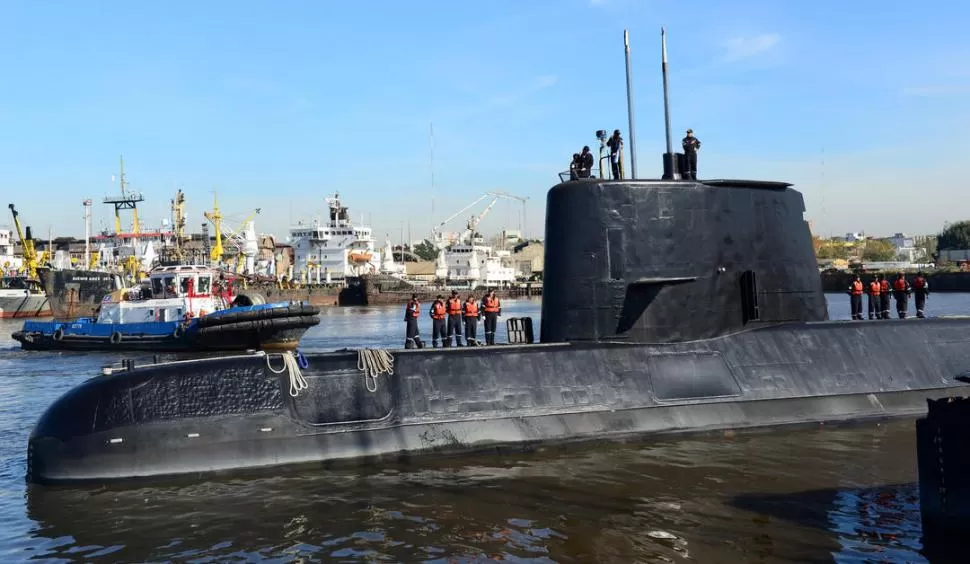 SIN CONFIRMACIÓN. Ayer circuló la versión de que se había encontrado una radiobaliza del submarino, pero la Armada negó la información. REUTERS (archivo)