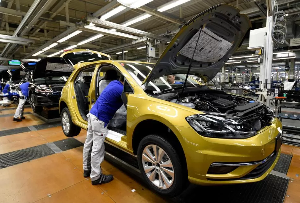 EN ALZA. La producción de autos y de utilitarios marcó un crecimiento del 20% durante el primer trimestre. REUTERS