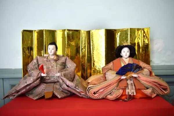 En el Museo Casa Padilla, delicadas muñecas encarnan la tradición japonesa