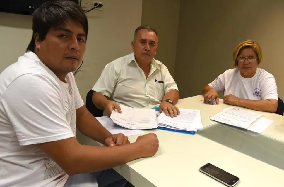  DENUNCIANTES. Juan Acosta, Manuel Liquitay y Antonia Lobo en LA GACETA.