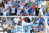El hincha decano festeja otro año en Primera