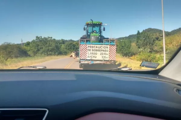 En la zona de El Timbó, un camión invade el carril opuesto