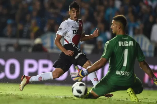 El tucumano Palacios marcó un gol para River, que venció a Racing