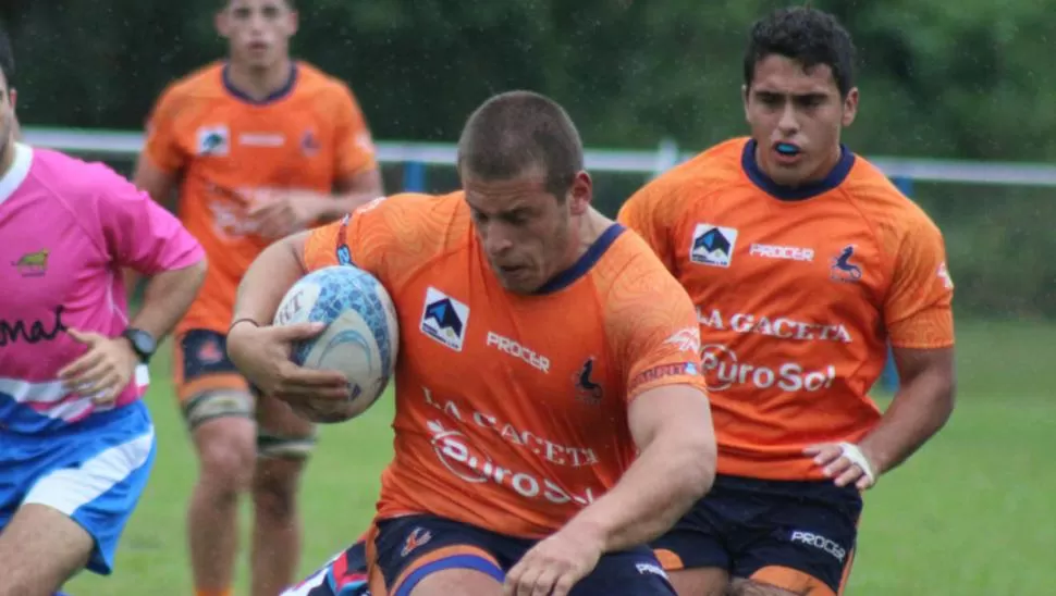PERSEVERANCIA. Tucumán estuvo por debajo de su nivel habitual, pero no bajó los brazos y tuvo premio en el último minuto. prensa urt