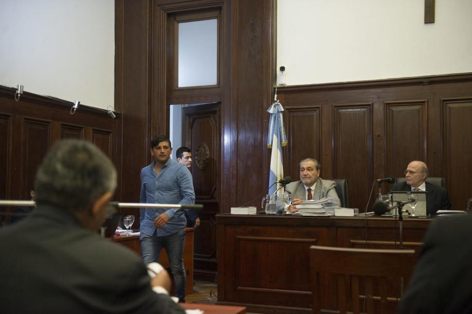 Halló el cuerpo de Paulina y afirma que la Policía lo amenazó