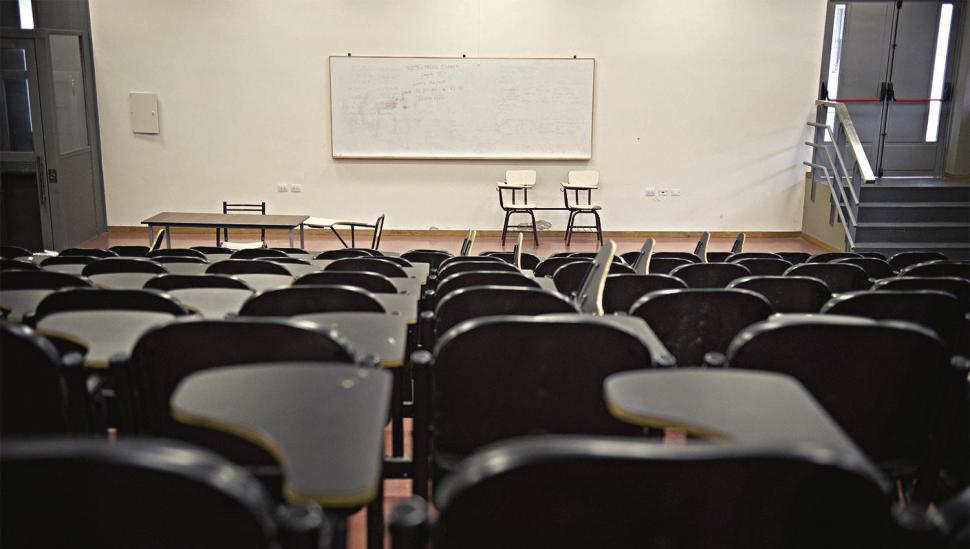 Docentes universitarios inician hoy un paro por 48 horas
