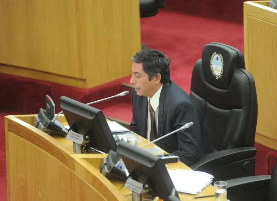 Emiliano Vargas Aignasse apuntó contra la Corte: que los jueces cobren igual que los legisladores