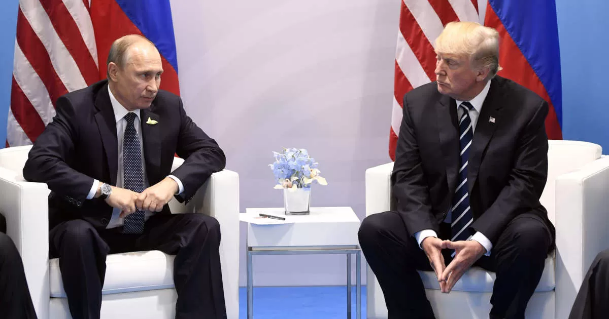 LÍDERES. Putin y Trump, durante un encuentro bilateral. ARCHIVO