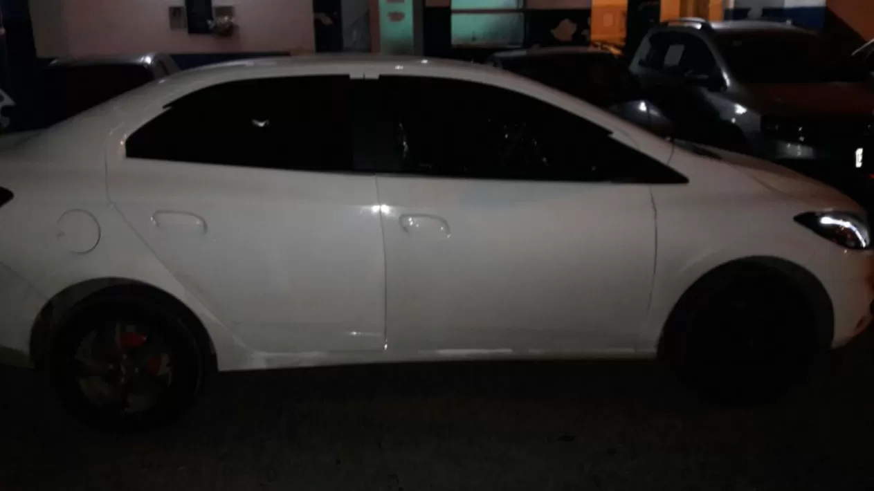 VIDRIO ROTO. Los ladrones fueron atrapados por la Policía.
