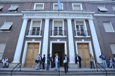 Buscan a dos adolescentes que faltan desde hace días en sus hogares