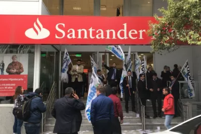 Por un paro no hay atención al público en las sucursales del Banco Santander