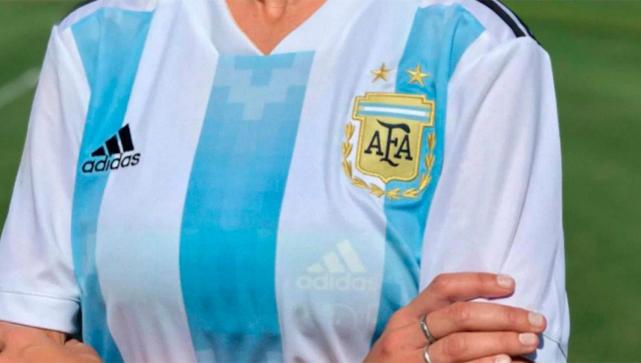 Polémica en la presentación de la camiseta de la Selección Argentina de  Fútbol Femenino - LA GACETA Tucumán
