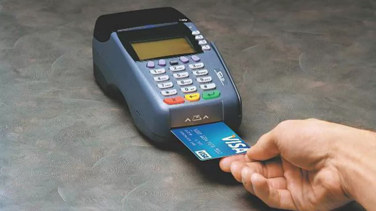 Los bancos sugieren apelar a la tarjeta de débito para mitigar efectos del paro