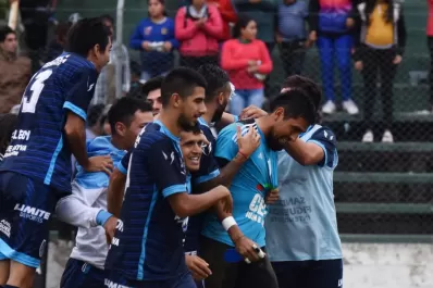 Aún, el arquero de Marapa, se recibió de héroe